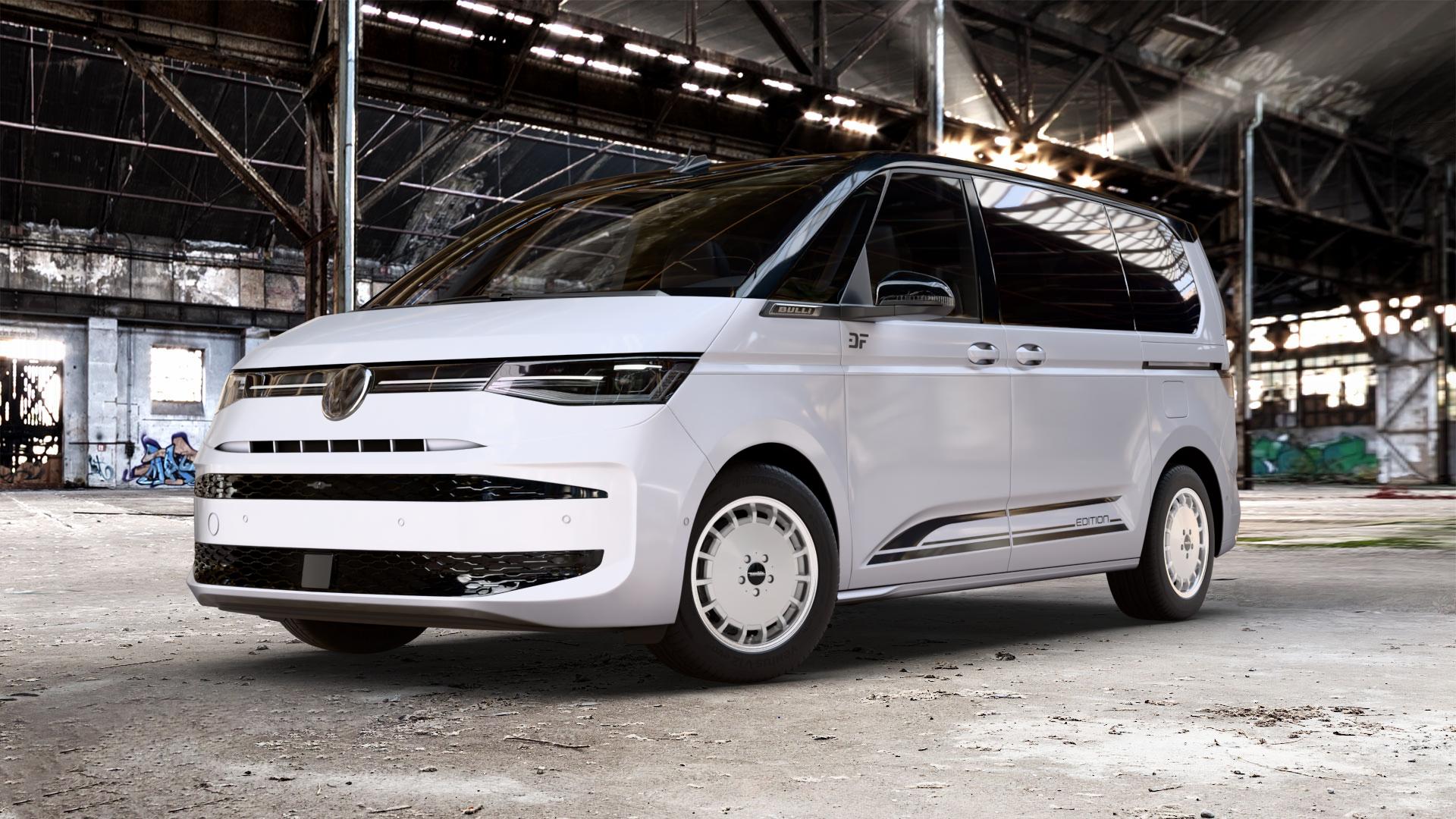 Maxilite Gulli Style silber/glanzgedreht Felge mit Reifen in 17Zoll Alufelge auf weissem und schwarzem Volkswagen (VW) T7 Multivan Bus ⬇️ mit 15mm Tieferlegung ⬇️ Old Industrial Hall_max_5300mm_2024 Frontansicht_1