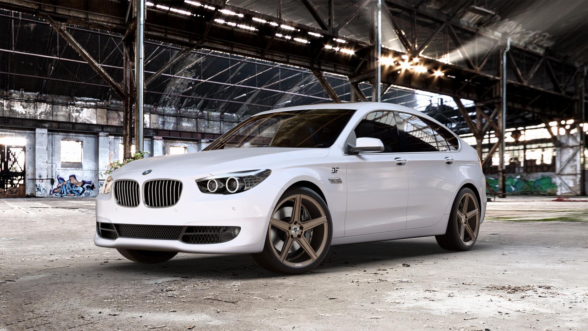 MB-DESIGN KV1 Bronze seidenmatt Felge mit Reifen in 20Zoll Winterfelge Alufelge auf weissem BMW 535i GT Typ F07 xDrive 550i 530d 535d 520d 528i 5er Gran Turismo (GT, K-N1) ⬇️ mit 15mm Tieferlegung ⬇️ Old Industrial Hall_max_5300mm_2024 Frontansicht_1