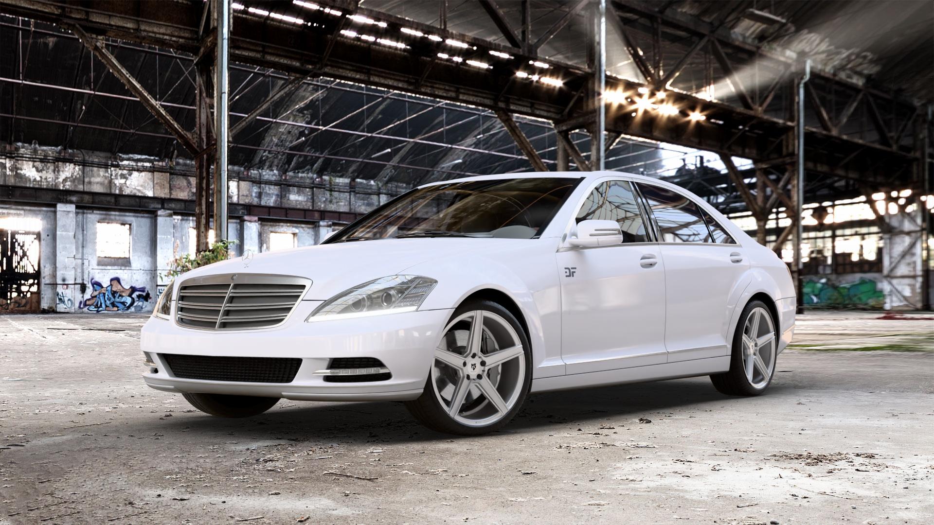 MB-DESIGN KV1 Silber Felge mit Reifen in 20Zoll Winterfelge Alufelge auf weissem Mercedes S-Klasse Typ W221 3,5l S 350 200kW (272 PS) 5,5l 500 285kW (387 4,7l 450 250kW (340 3,0l 320 CDI 173kW (235 4,0l 420 235kW (320 6,2l 63 AMG 386kW (525 4 ⬇️ mit 15mm Tieferlegung ⬇️ Old Industrial Hall_max_5300mm_2024 Frontansicht_1