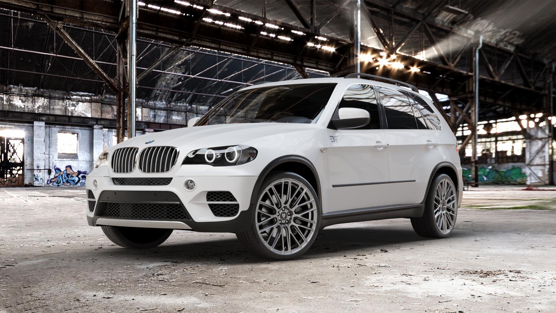 MB-DESIGN KV4 Mattgrau Felge mit Reifen in 22Zoll Winterfelge Alufelge auf weissem BMW X5 Typ E70 (X70, X5, X-N1) ⬇️ mit 15mm Tieferlegung ⬇️ Old Industrial Hall_max_5300mm_2024 Frontansicht_1