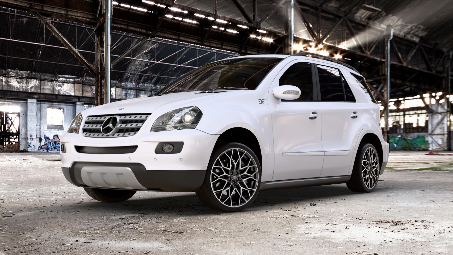 MSW 51 GLOSS BLACK FULL POLISHED Felge mit Reifen schwarz in 21Zoll Alufelge auf weissem Mercedes M-Klasse Typ W164 ⬇️ mit 15mm Tieferlegung ⬇️ Old Industrial Hall_max_5300mm_2024 Frontansicht_1