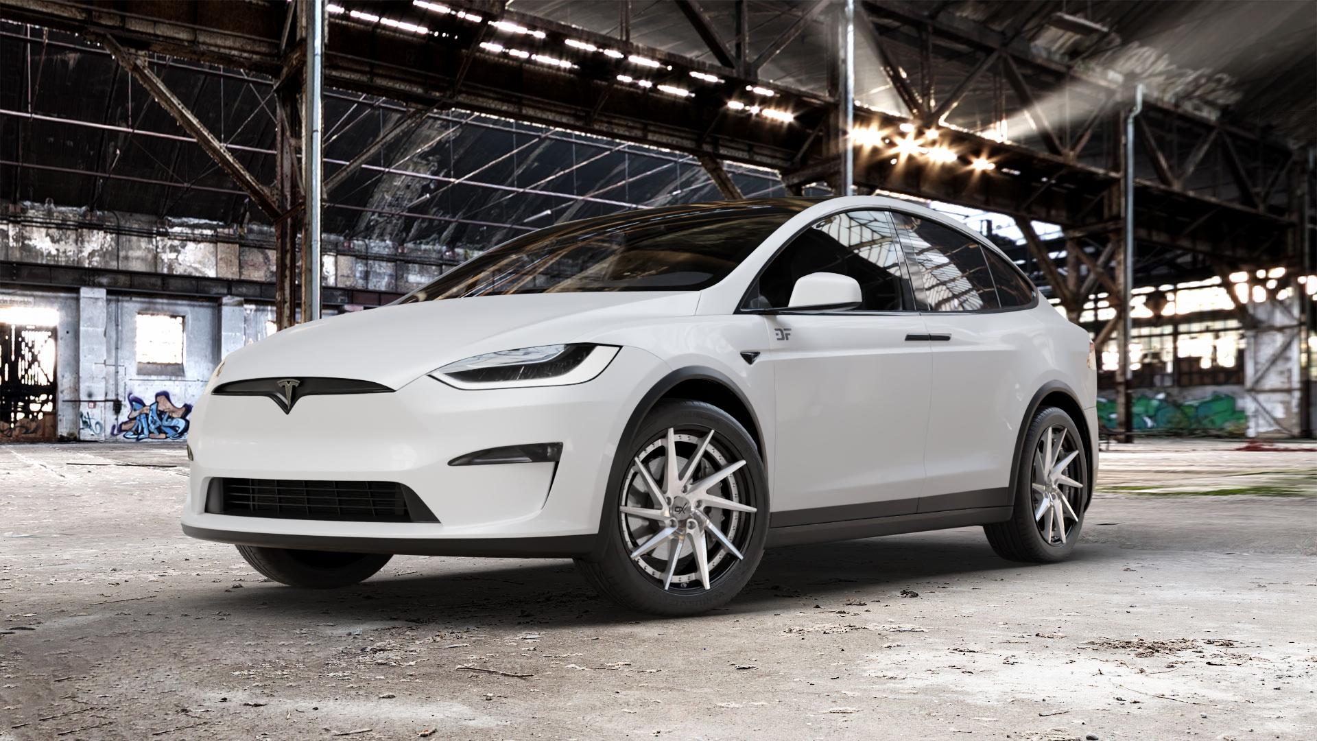 OXFORGED MP1 silver brush, lip polish Felge mit Reifen silber in 21Zoll Alufelge auf weissem Tesla Model X Typ 004 ⬇️ mit 15mm Tieferlegung ⬇️ Old Industrial Hall_max_5300mm_2024 Frontansicht_1
