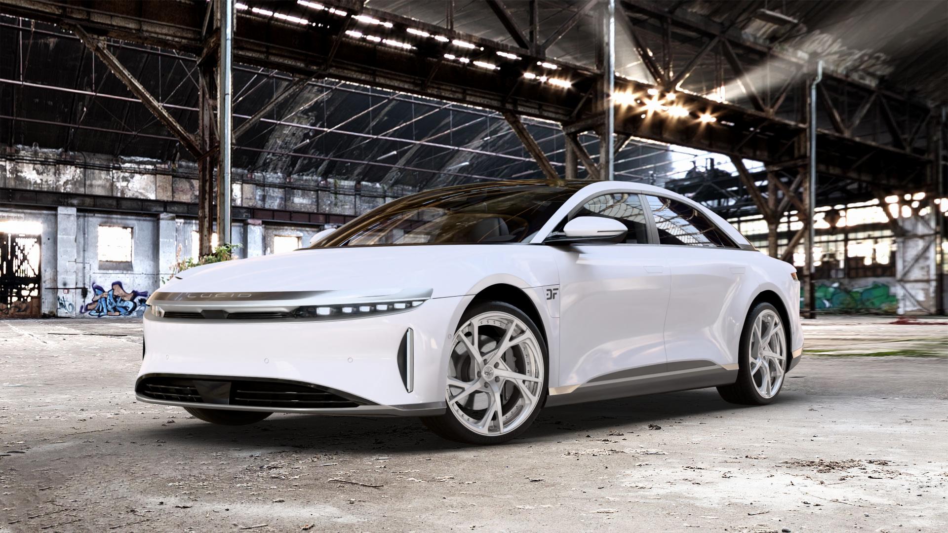 OXFORGED MP3 silver brush, lip polish Felge mit Reifen silber in 21Zoll Alufelge auf weissem Lucid Air Typ A1 0,0l 271kW AWD (368 PS) 234kW (318 202kW (275 204kW (277 ⬇️ mit 15mm Tieferlegung ⬇️ Old Industrial Hall_max_5300mm_2024 Frontansicht_1