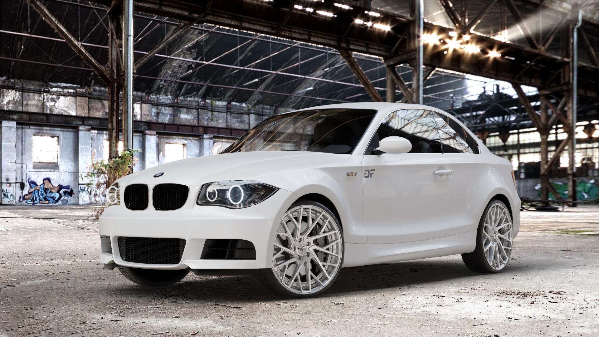 OXFORGED MP5 silver brush, lip polish Felge mit Reifen silber in 20Zoll Alufelge auf weissem BMW 120d Typ E82 (Coupe) 123d 125i 135i 1M 118d 120i 1er Coupé (182, 1C) ⬇️ mit 15mm Tieferlegung ⬇️ Old Industrial Hall_max_4400mm_2024 Frontansicht_1