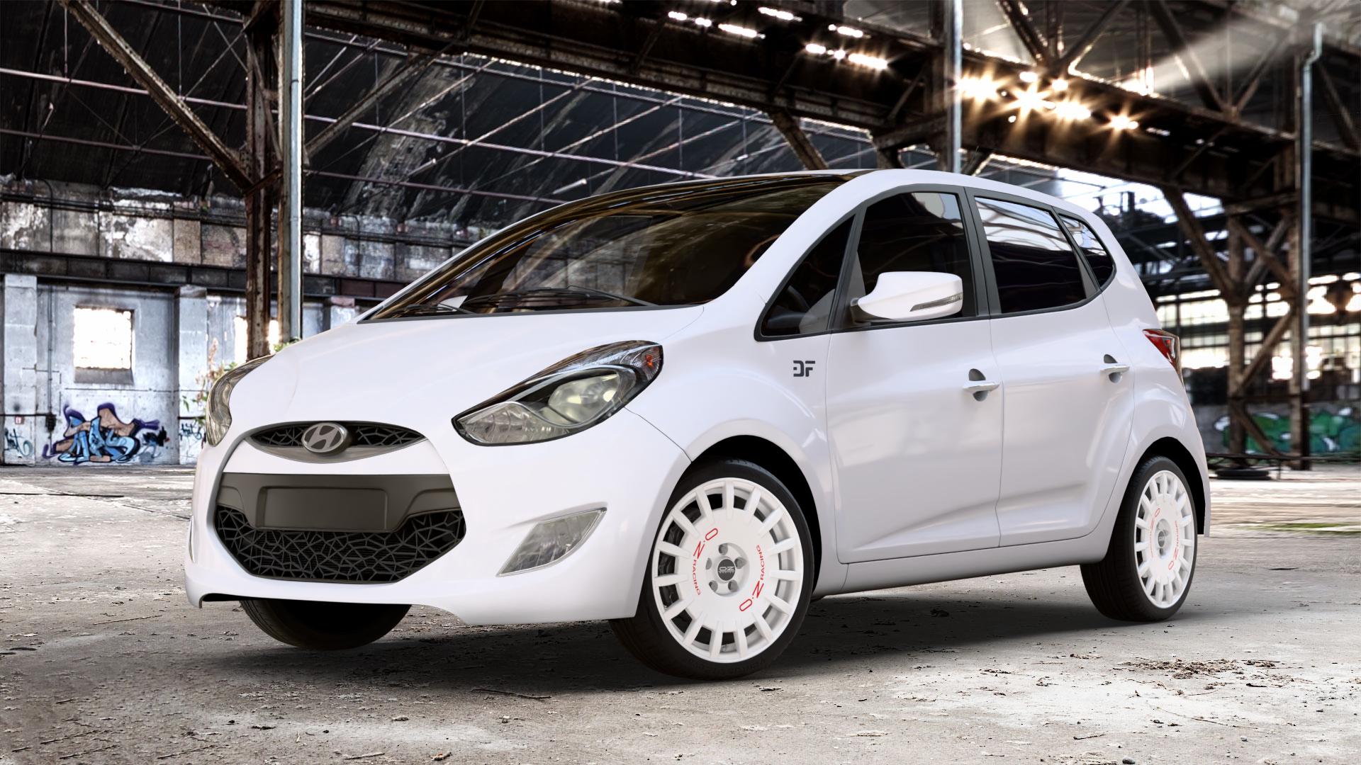 OZ RACING RALLY RACING RACE WHITE + RED LETTERING Felge mit Reifen rot weiss weiß in 18Zoll Winterfelge Alufelge auf weissem Hyundai ix20 Typ JC ⬇️ mit 15mm Tieferlegung ⬇️ Old Industrial Hall_max_4400mm_2024 Frontansicht_1