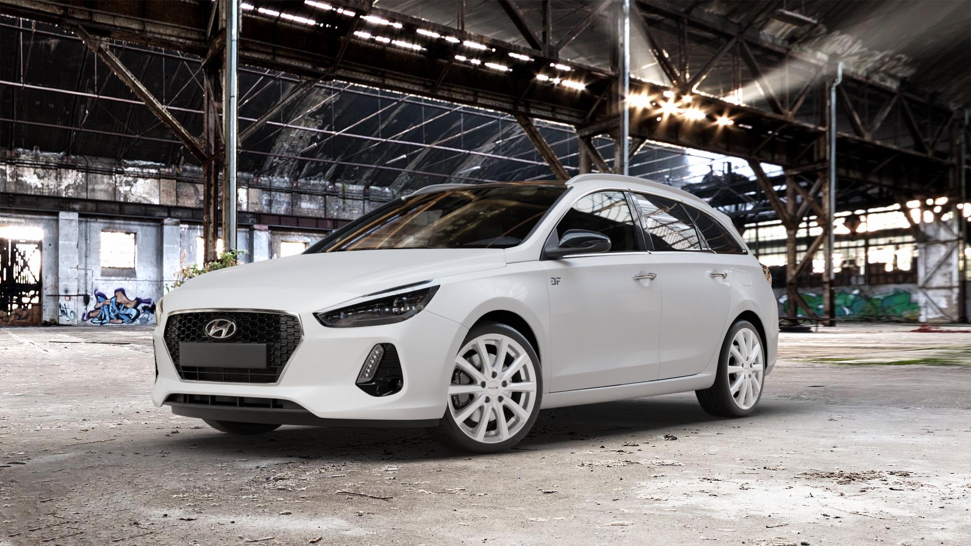 Platin Wheels P 69 polarsilber Felge mit Reifen in 18Zoll Winterfelge Alufelge auf weissem Hyundai i30 Typ PDE Kombi ⬇️ mit 15mm Tieferlegung ⬇️ Old Industrial Hall_max_5300mm_2024 Frontansicht_1