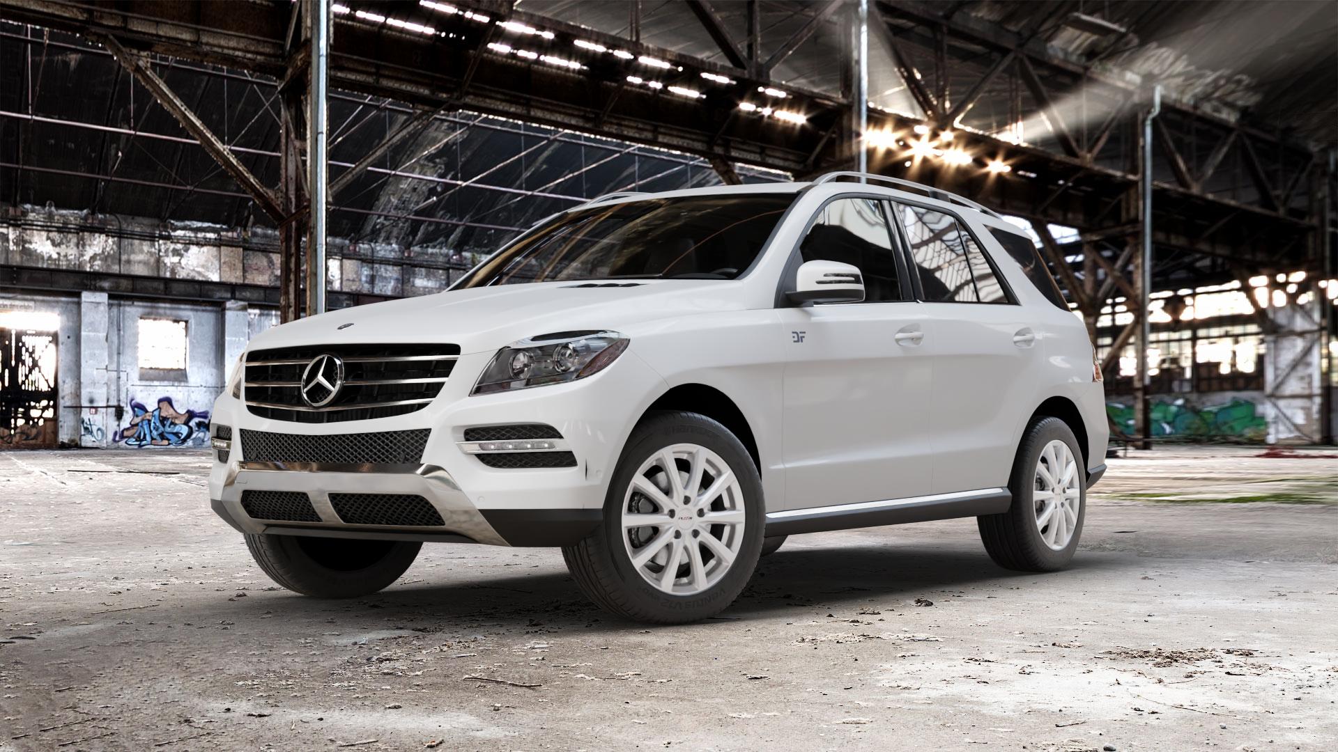 Platin Wheels P 69 polarsilber Felge mit Reifen in 18Zoll Winterfelge Alufelge auf weissem Mercedes M-Klasse Typ W166 ⬇️ mit 15mm Tieferlegung ⬇️ Old Industrial Hall_max_5300mm_2024 Frontansicht_1