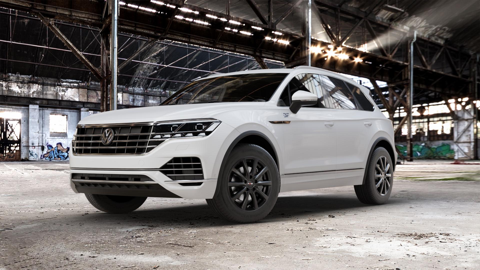Platin Wheels P 69 schwarz matt Felge mit Reifen in 18Zoll Winterfelge Alufelge auf weissem Volkswagen (VW) Touareg III Typ CR ⬇️ mit 15mm Tieferlegung ⬇️ Old Industrial Hall_max_5300mm_2024 Frontansicht_1