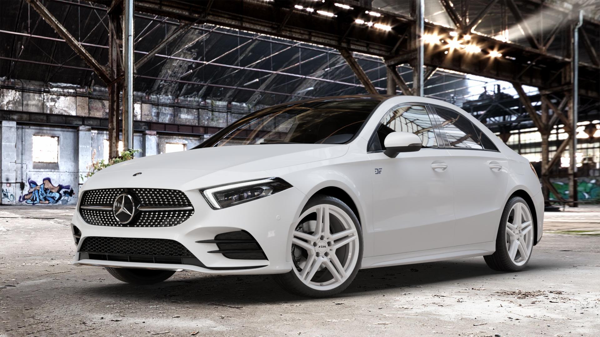 RIAL M10 polar-silber Felge mit Reifen in 19Zoll Winterfelge Alufelge auf weissem Mercedes A-Klasse IV Typ 177 (F2A) Limousine Facelift ⬇️ mit 15mm Tieferlegung ⬇️ Old Industrial Hall_max_4400mm_2024 Frontansicht_1