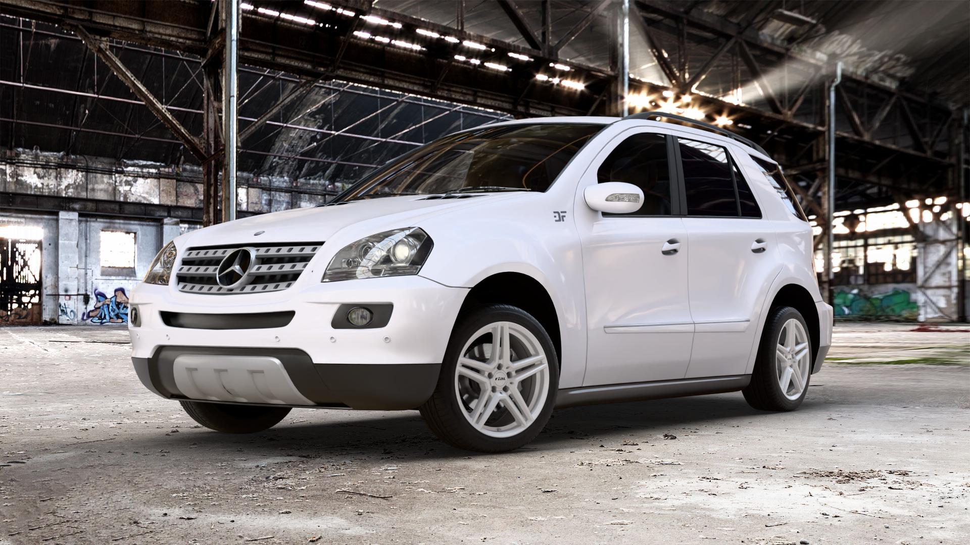 RIAL M10 polar-silber Felge mit Reifen in 19Zoll Winterfelge Alufelge auf weissem Mercedes M-Klasse Typ W164 ⬇️ mit 15mm Tieferlegung ⬇️ Old Industrial Hall_max_5300mm_2024 Frontansicht_1