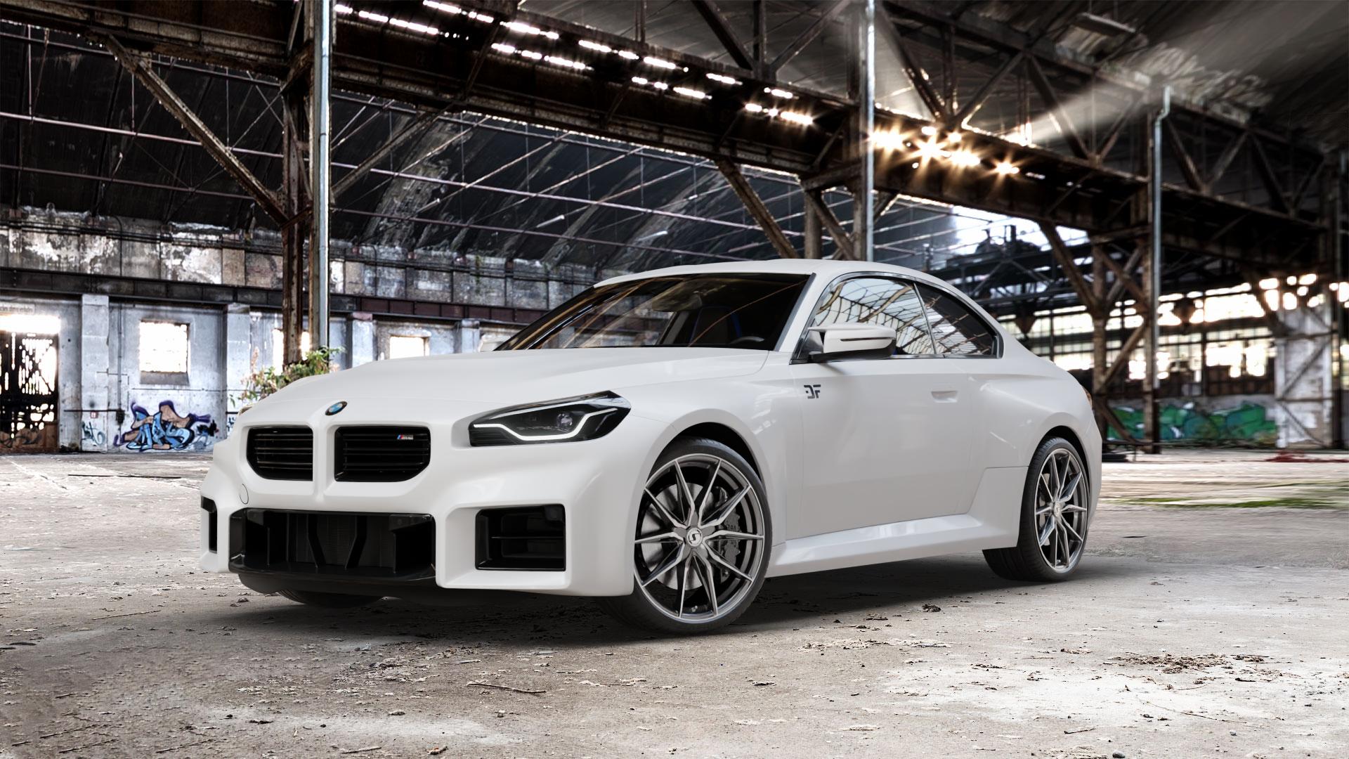 SchmidtRevolution Schmidt TwentyOne TitanBrushed Felge mit Reifen grau silber in 20Zoll Alufelge auf weissem BMW M2 Typ G87 ⬇️ mit 15mm Tieferlegung ⬇️ Old Industrial Hall_max_5300mm_2024 Frontansicht_1