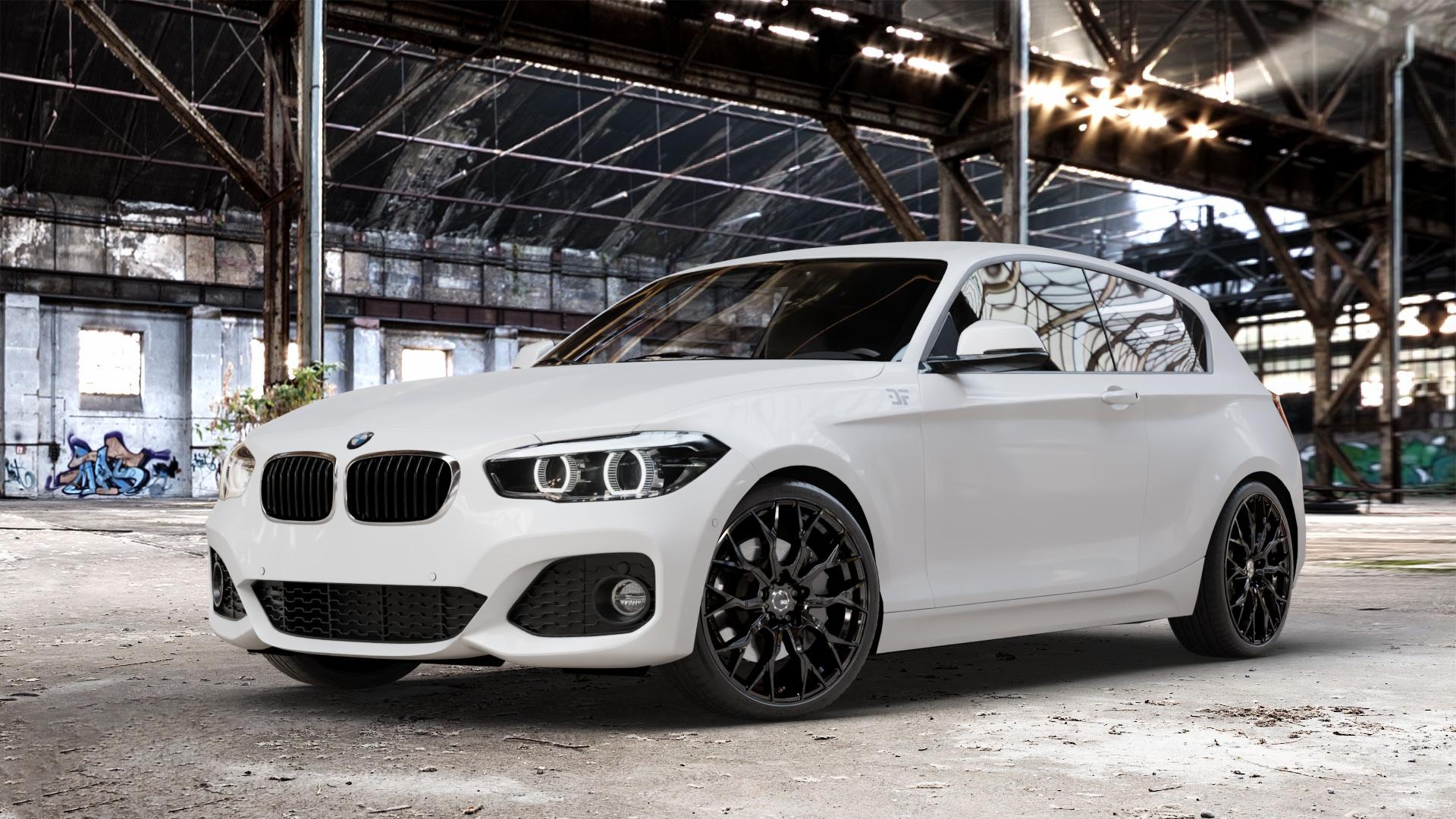 SX-Wheels SX2 Glossy Black Felge mit Reifen schwarz in 19Zoll Winterfelge Alufelge auf weissem BMW 1 M135i Typ F20 F21 xDrive M140i Facelift 1er Fünftürer (1K4) ⬇️ mit 15mm Tieferlegung ⬇️ Old Industrial Hall_max_4400mm_2024 Frontansicht_1