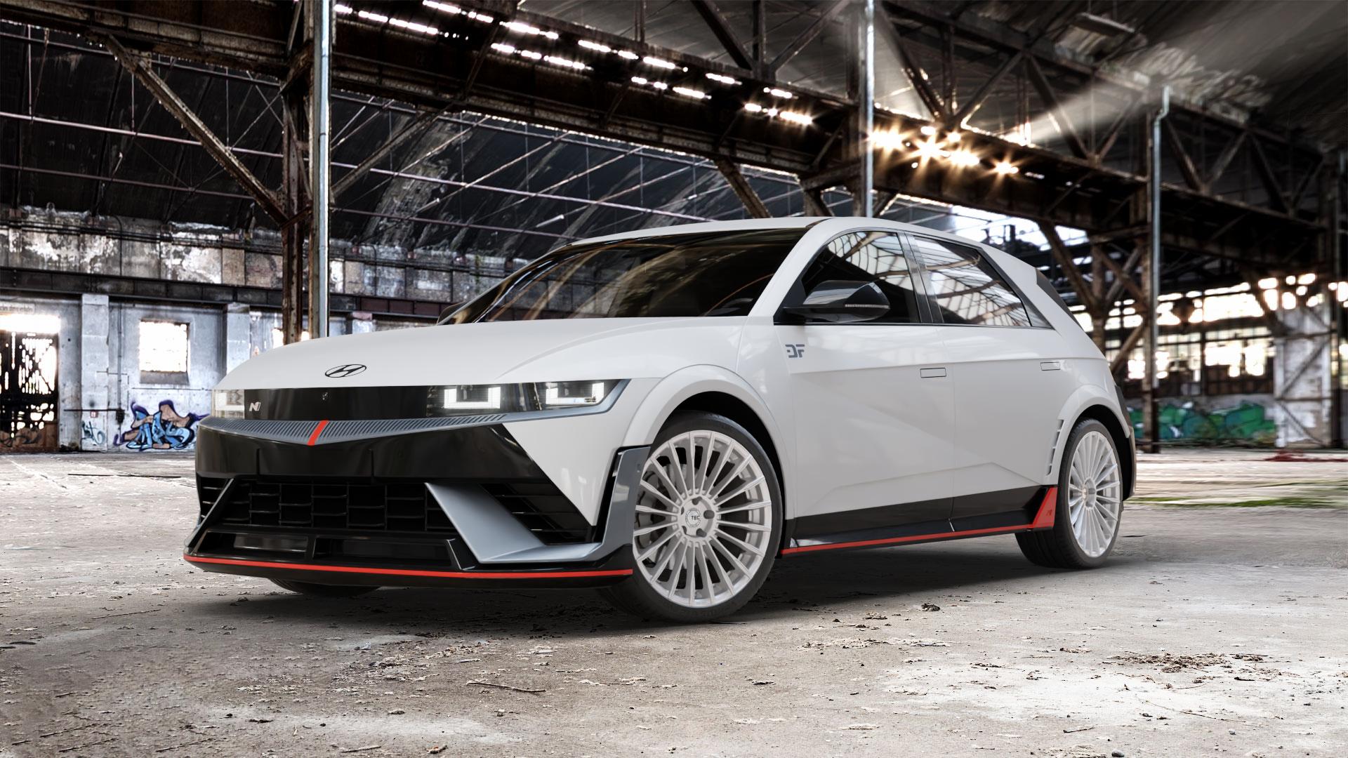 Tec Speedwheels GT5 Hyper Silber Felge mit Reifen in 21Zoll Winterfelge Alufelge auf weissem Hyundai Ioniq 5 Typ NE 0,0l 159kW N 4WD (216 PS) ⬇️ mit 15mm Tieferlegung ⬇️ Old Industrial Hall_max_5300mm_2024 Frontansicht_1
