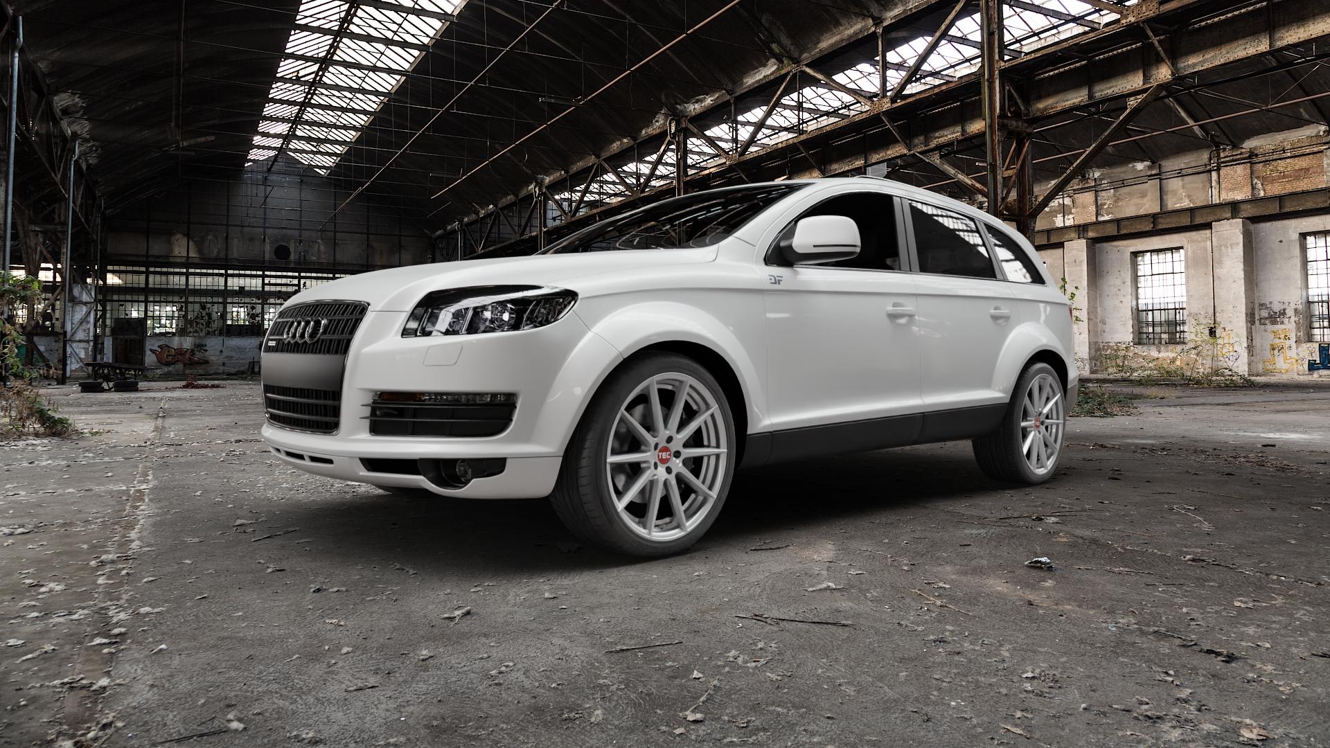 Tec Speedwheels GT7 Hyper Silber Felge mit Reifen in 21Zoll Winterfelge Alufelge auf weissem Audi Q7 I Typ 4L ⬇️ mit 15mm Tieferlegung ⬇️ Old Industrial Hall_max5000mm_2022 Frontansicht_1
