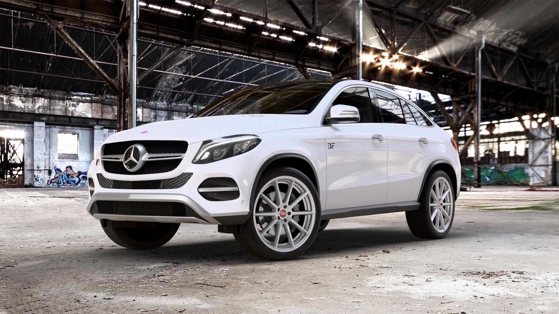 Tec Speedwheels GT7 Hyper Silber Felge mit Reifen in 22Zoll Winterfelge Alufelge auf weissem Mercedes GLE-Klasse Coupe Typ x166 ⬇️ mit 15mm Tieferlegung ⬇️ Old Industrial Hall_max_5300mm_2024 Frontansicht_1