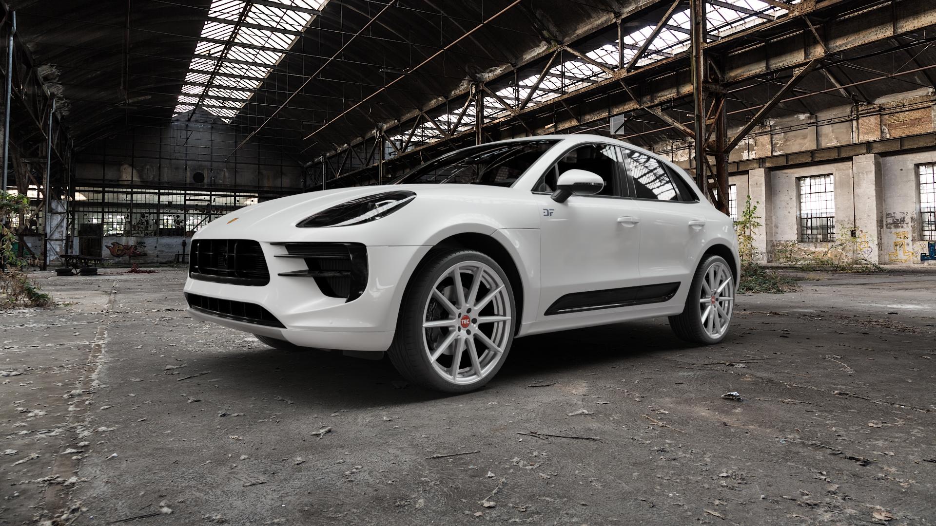 Tec Speedwheels GT7 Hyper Silber Felge mit Reifen in 22Zoll Winterfelge Alufelge auf weissem Porsche Macan Typ 95B Facelift ⬇️ mit 15mm Tieferlegung ⬇️ Old Industrial Hall_max5000mm_2022 Frontansicht_1