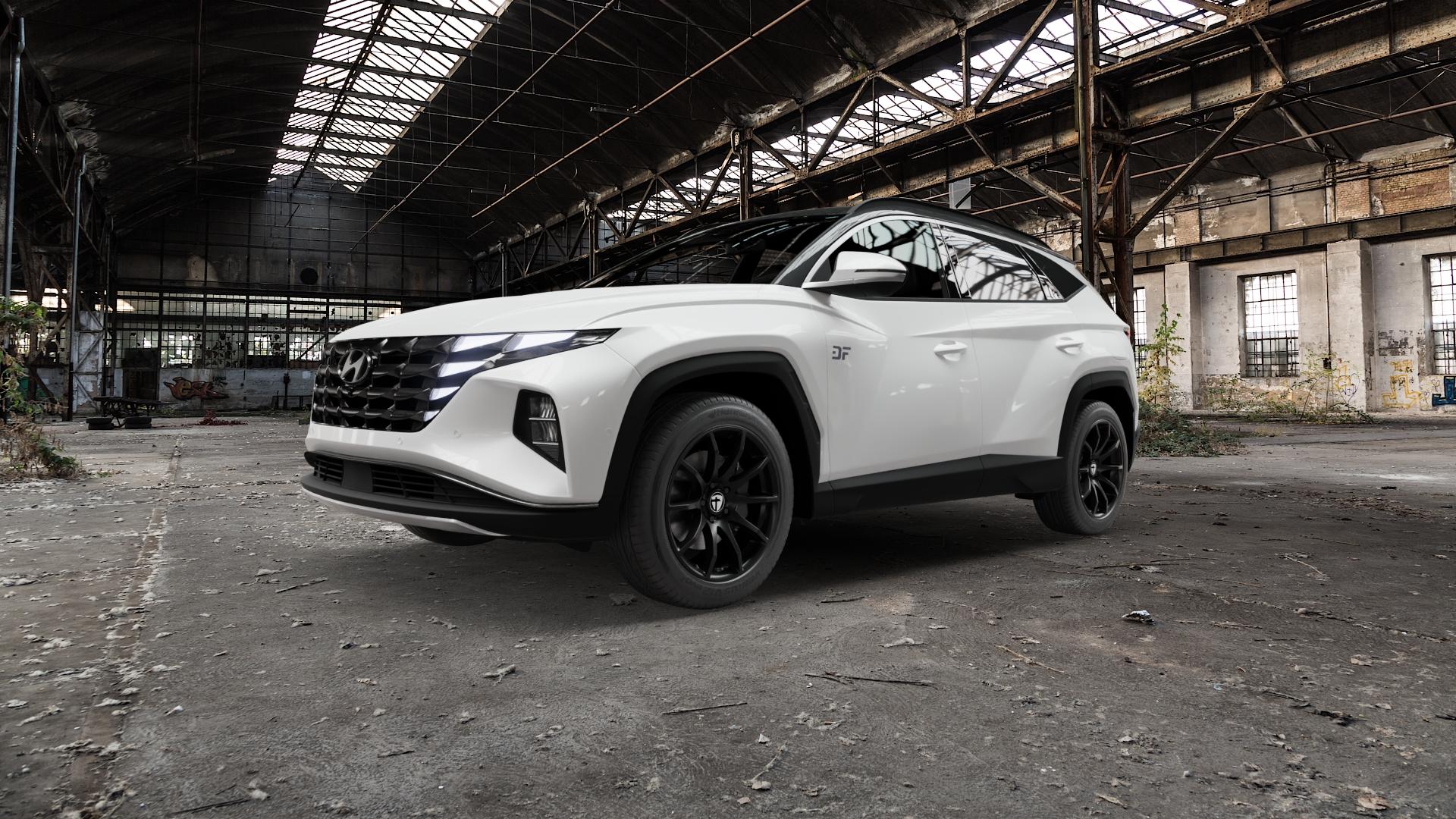 TOMASON TN1 black painted Felge mit Reifen schwarz in 18Zoll Winterfelge Alufelge auf weissem Hyundai Tucson III Typ NX4e ⬇️ mit 15mm Tieferlegung ⬇️ Old Industrial Hall_max5000mm_2022 Frontansicht_1