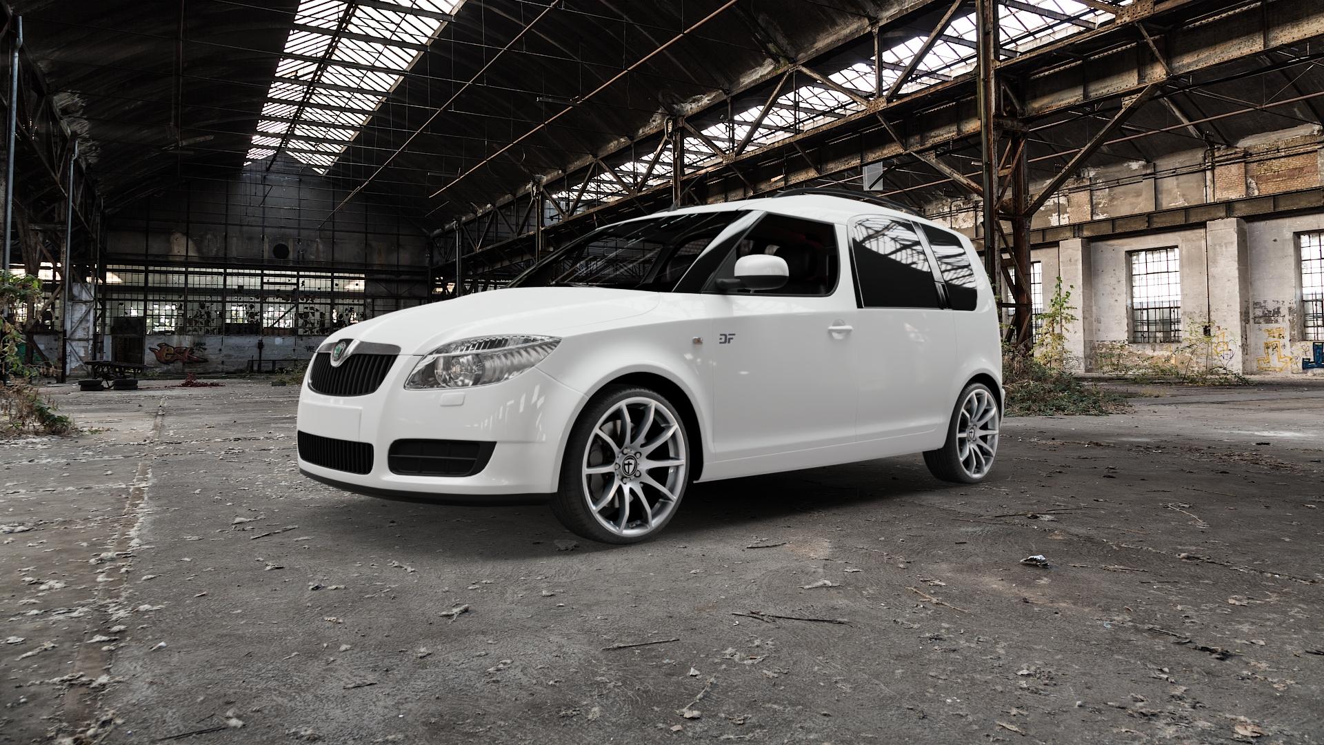 TOMASON TN1 bright silver Felge mit Reifen silber in 18Zoll Winterfelge Alufelge auf weissem Skoda Roomster Typ 5J 1,2l 47kW (64 PS) 1,4l TDI 51kW (69 59kW (80 1,6l 16V 77kW (105 1,9l ⬇️ mit 15mm Tieferlegung ⬇️ Old Industrial Hall_max5000mm_2022 Frontansicht_1