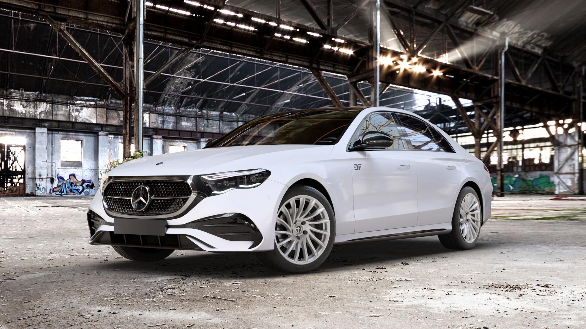 TOMASON TN16 bright silver Felge mit Reifen silber in 19Zoll Winterfelge Alufelge auf weissem Mercedes E-Klasse Typ W214 Limousine (R2EW) ⬇️ mit 15mm Tieferlegung ⬇️ Old Industrial Hall_max_5300mm_2024 Frontansicht_1