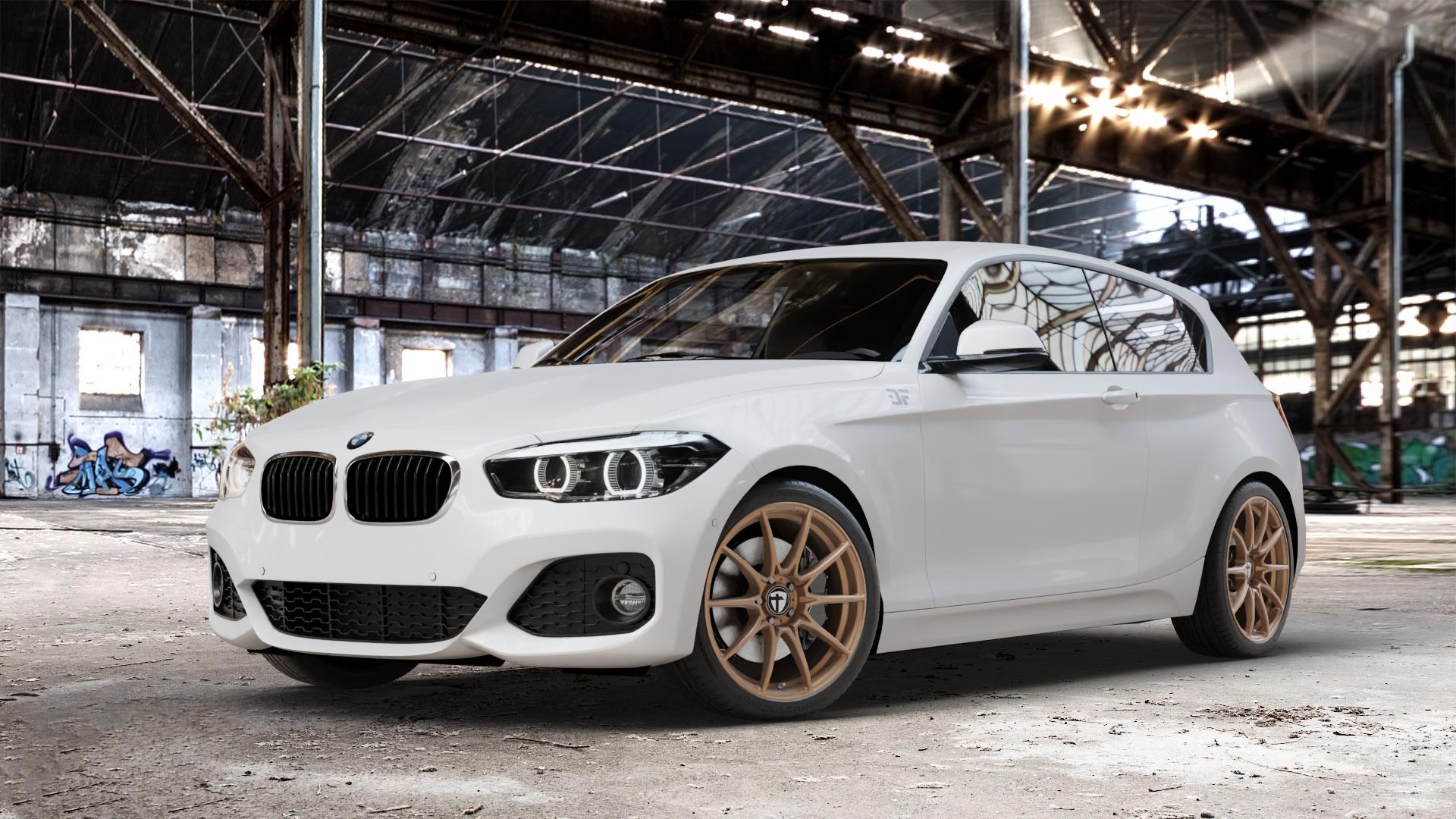 TOMASON TN25 Superlight mattbronze Felge mit Reifen in 18Zoll Alufelge auf weissem BMW 1 M135i Typ F20 F21 xDrive M140i Facelift 1er Fünftürer (1K4) ⬇️ mit 15mm Tieferlegung ⬇️ Old Industrial Hall_max_4400mm_2024 Frontansicht_1