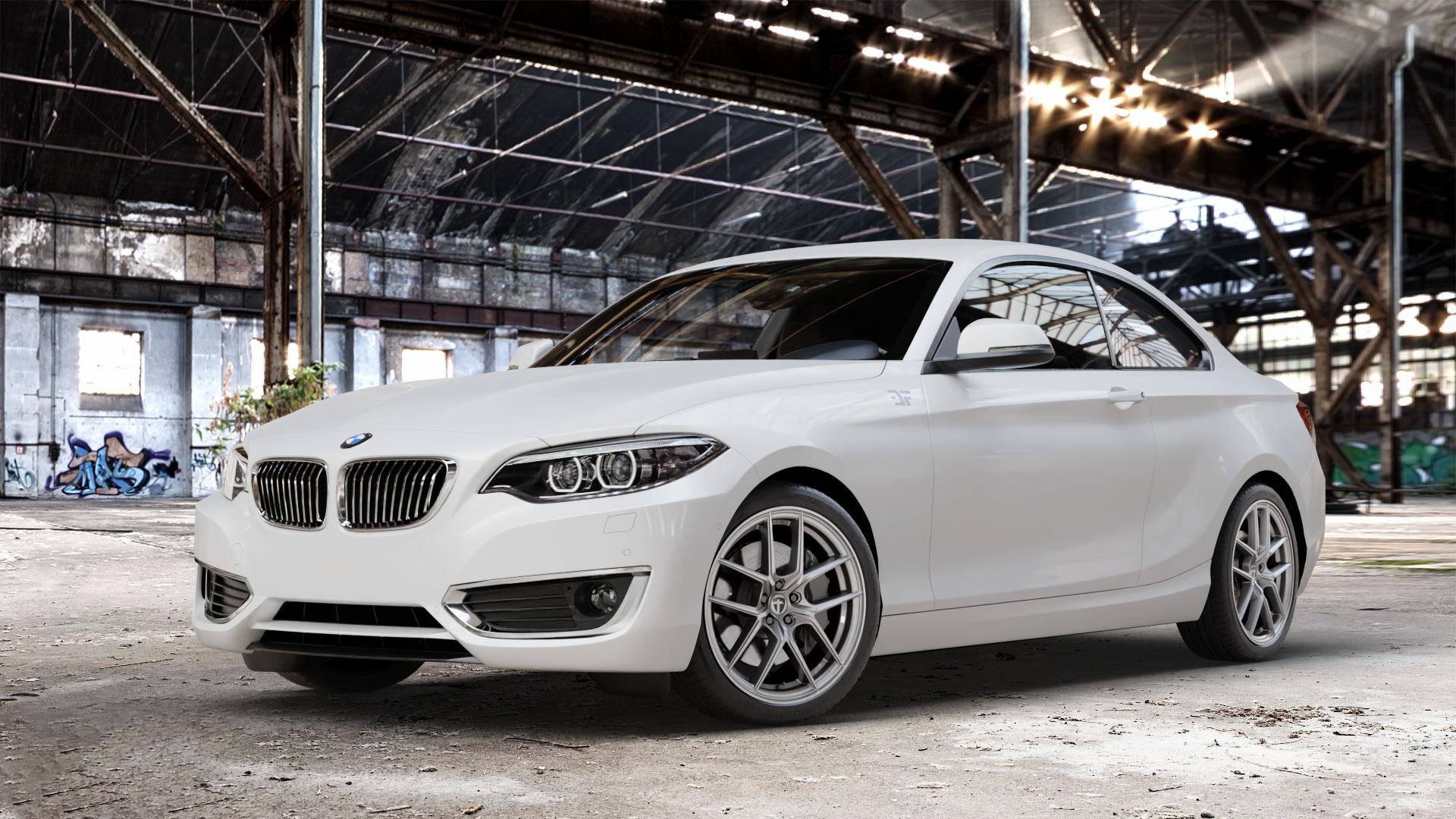 TOMASON TN30 silver Felge mit Reifen silber in 18Zoll Winterfelge Alufelge auf weissem BMW 220d Typ F22 (Coupé) 220i 218d 225d 228i 218i xDrive 230i 2er Coupé (1C) ⬇️ mit 15mm Tieferlegung ⬇️ Old Industrial Hall_max_4400mm_2024 Frontansicht_1