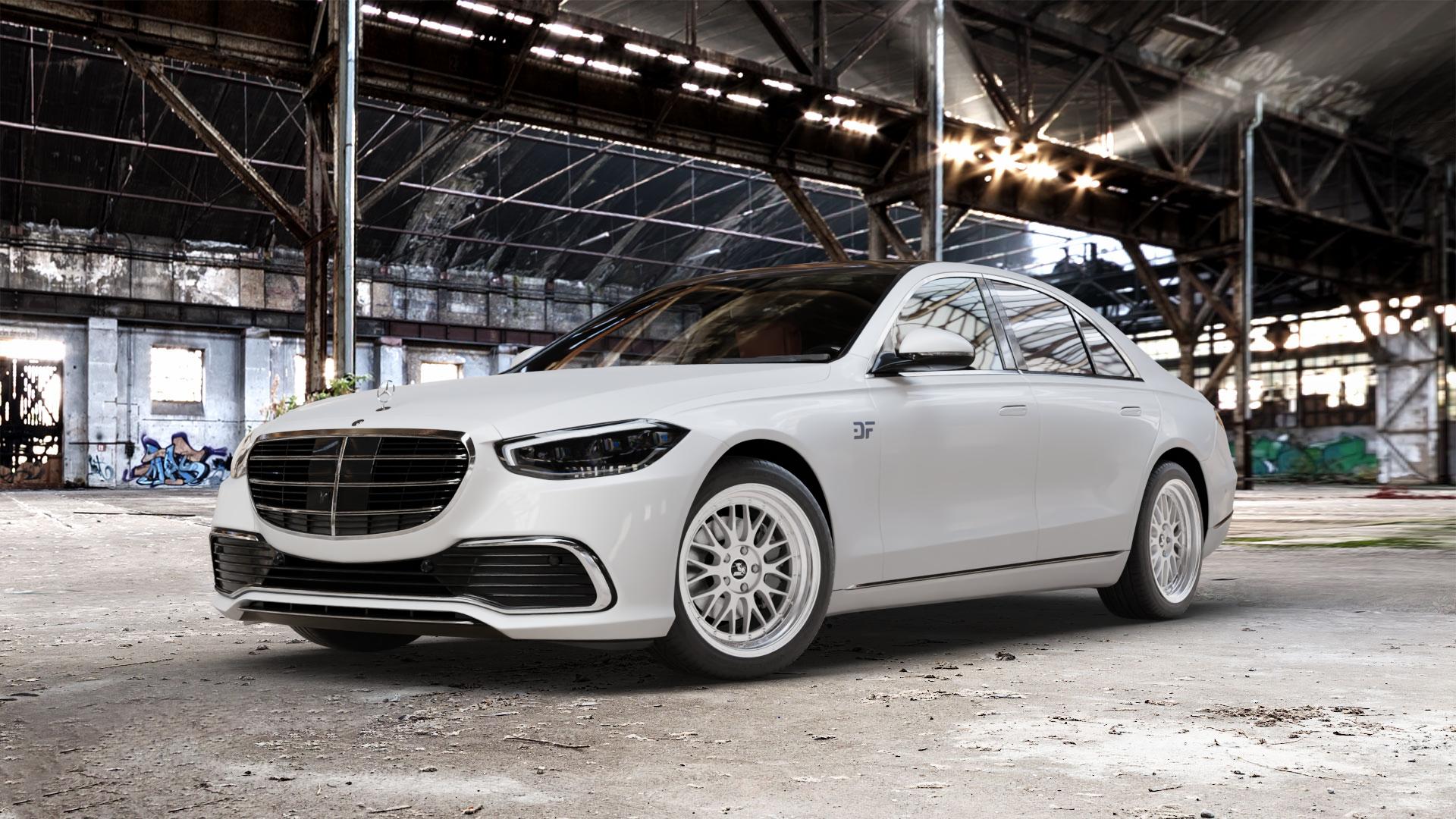 Ultrawheels UA3 SILVER / LIP POLISHED Felge mit Reifen silber in 19Zoll Alufelge auf weissem Mercedes S-Klasse Typ W223 (R2S) ⬇️ mit 15mm Tieferlegung ⬇️ Old Industrial Hall_max_5300mm_2024 Frontansicht_1