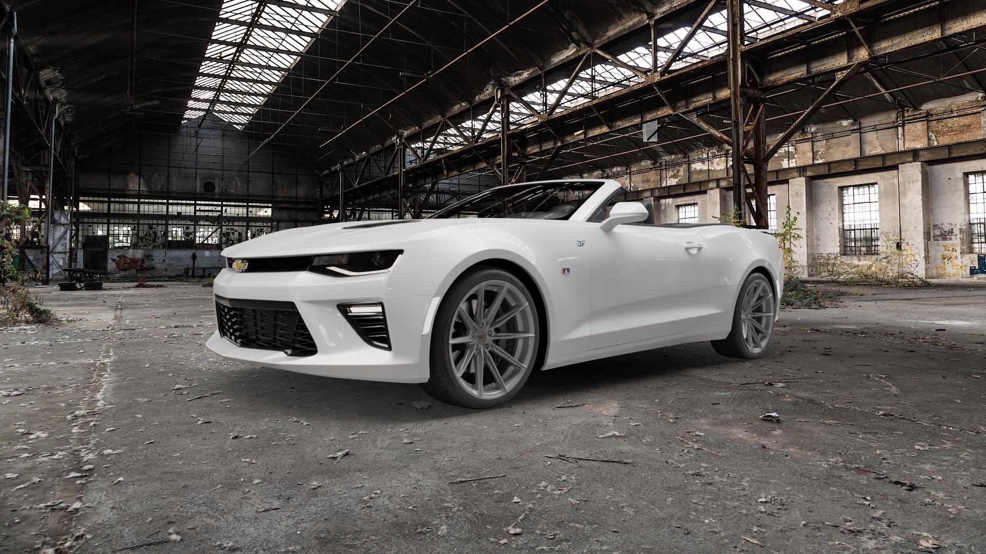 Wheelforce CF.3-FFR GLOSS STEEL Felge mit Reifen silber in 20Zoll Winterfelge Alufelge auf weissem Chevrolet Camaro VI Cabrio Typ A1XC ⬇️ mit 15mm Tieferlegung ⬇️ Old Industrial Hall_max5000mm_2022 Frontansicht_1